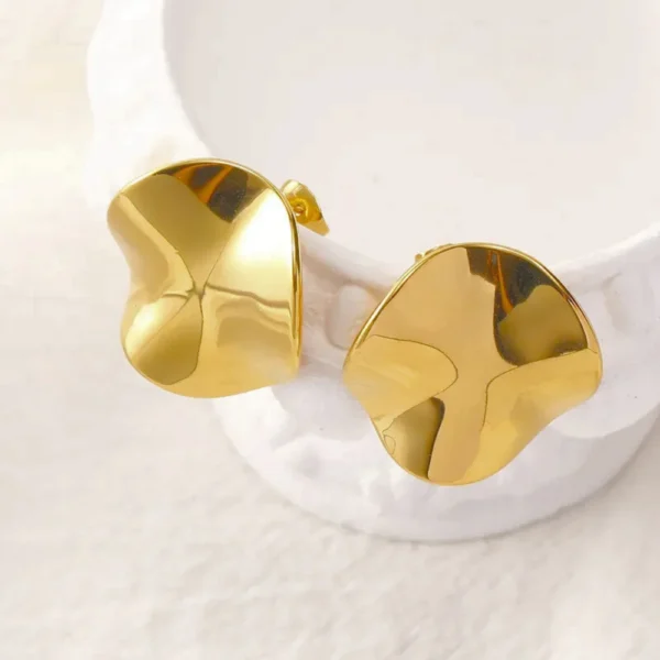 Curved Round Stud Earrings