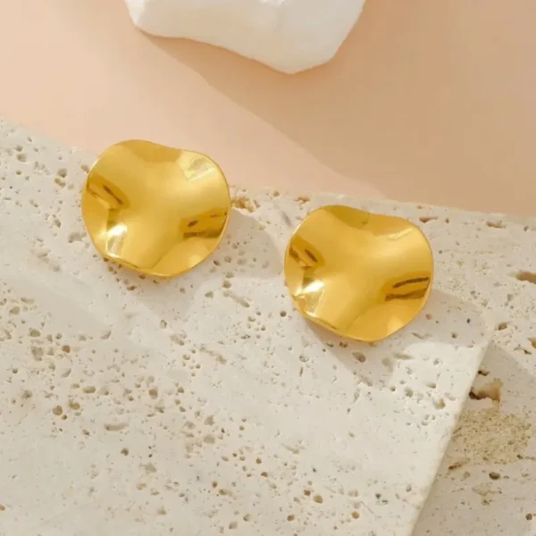 Curved Round Stud Earrings