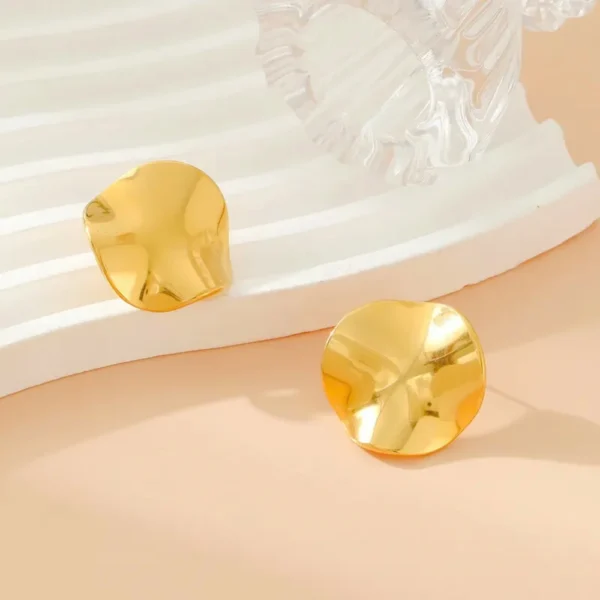 Curved Round Stud Earrings