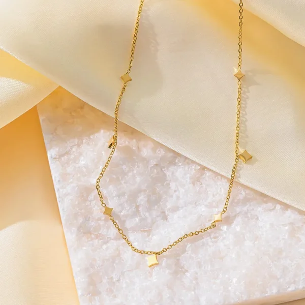 Tiny Clover Station Necklace