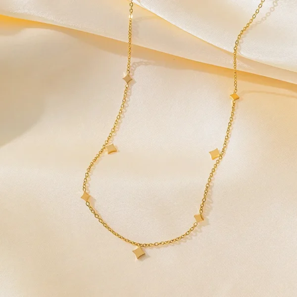 Tiny Clover Station Necklace