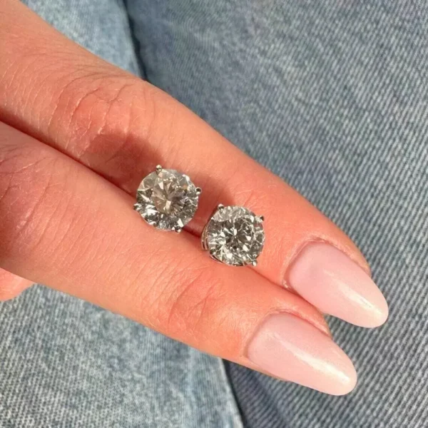 Round Cut Solitaire Stud Earrings