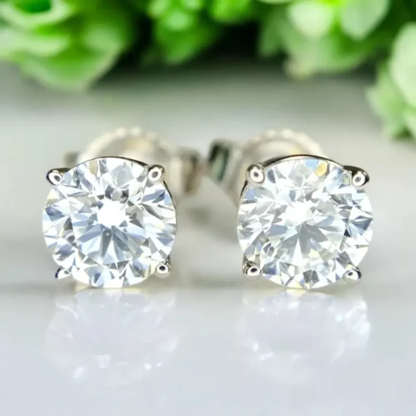 Round Cut Solitaire Stud Earrings