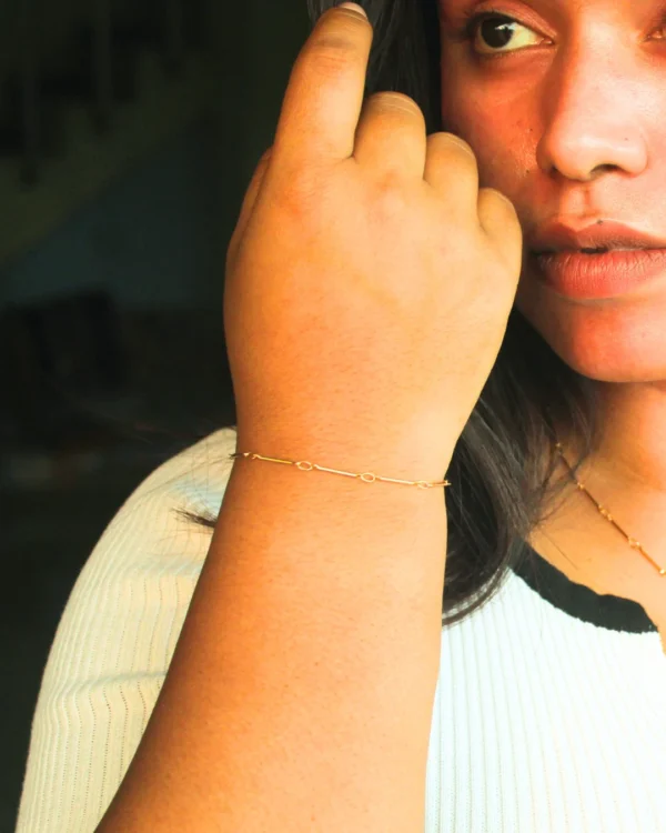 Intertwined Bar Chain Bracelet