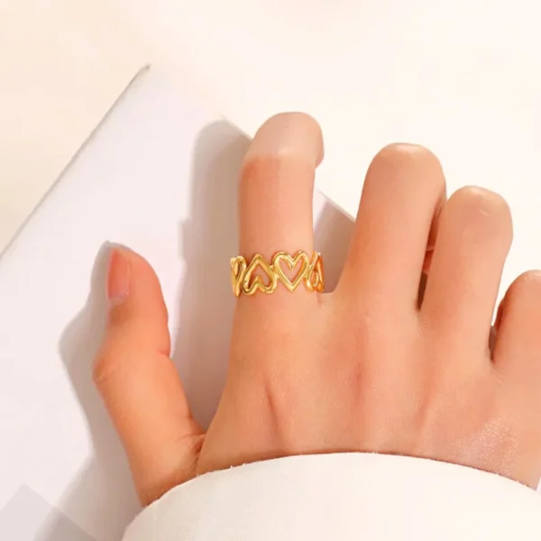 Heart Loop Band Ring