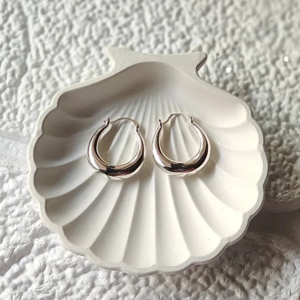 Classic Bold U Hoops