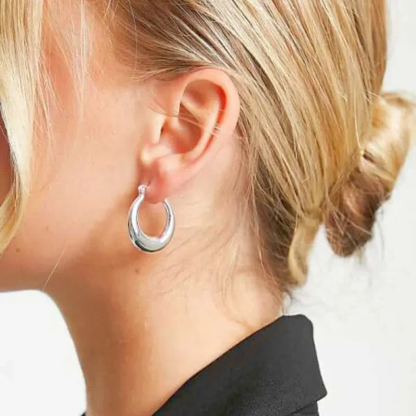 Classic Bold U Hoops