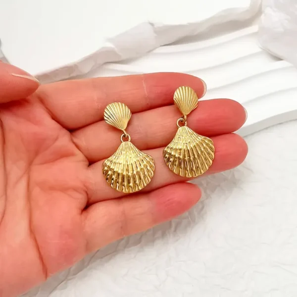 Sea Shell Dangle Drop Earrings